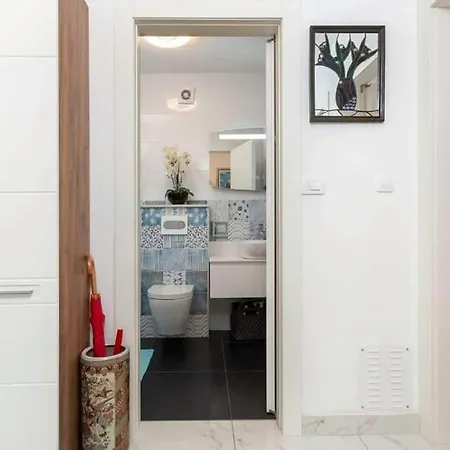 アパート Valsaline 2182 プーラ