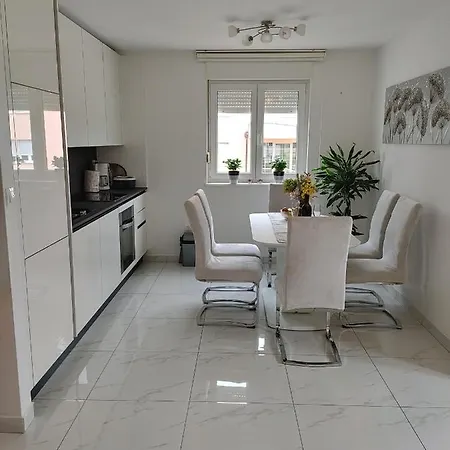 Valsaline 2182 Daire Pula